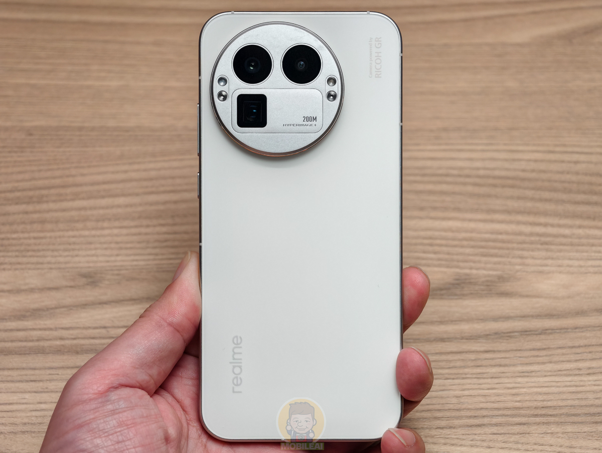 與 RICOH 理光合作並搭載 eSIM 的 realme GT 8 Pro 開箱實測